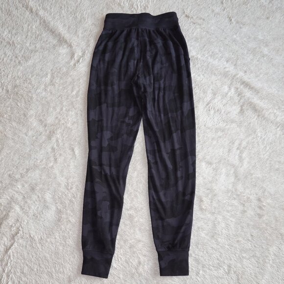 Women's Size 2 Lululemon Ready to Rulu High Rise Jogger, Full Length, Black Camo - Picture 6 of 7